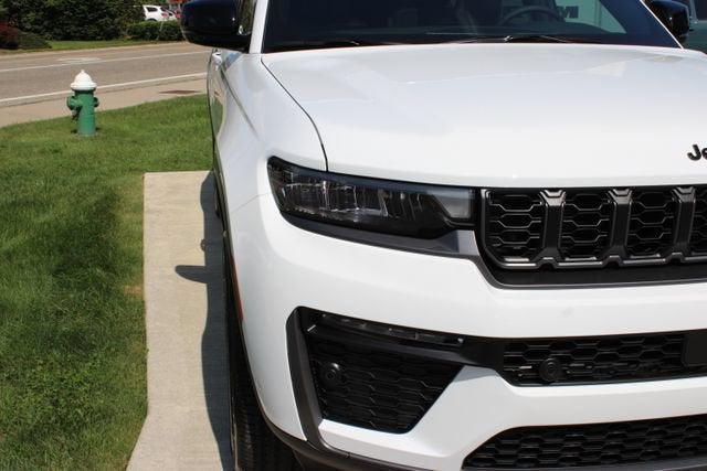 2026 Jeep Grand Cherokee L 85th Anniversary Edition