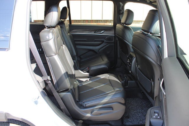 2026 Jeep Grand Cherokee L 85th Anniversary Edition
