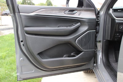 2027 Jeep Grand Cherokee L Limited Reserve