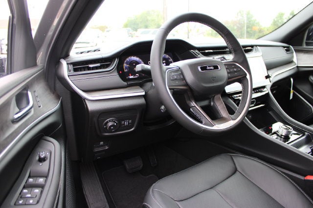 2027 Jeep Grand Cherokee L Limited Reserve