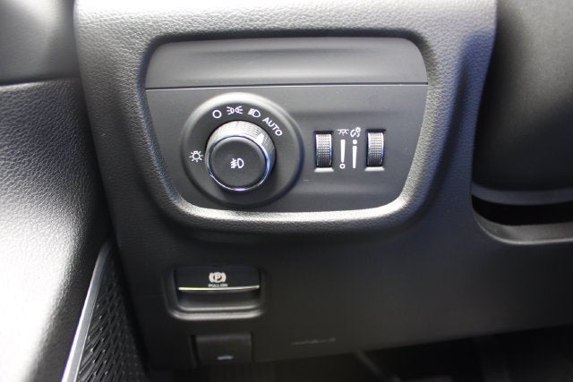 2027 Jeep Grand Cherokee L Limited Reserve