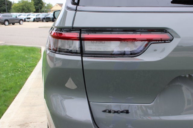 2027 Jeep Grand Cherokee L Limited Reserve