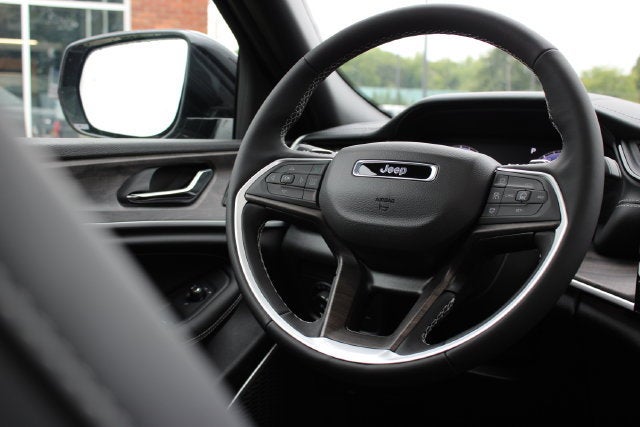 2027 Jeep Grand Cherokee L Limited Reserve