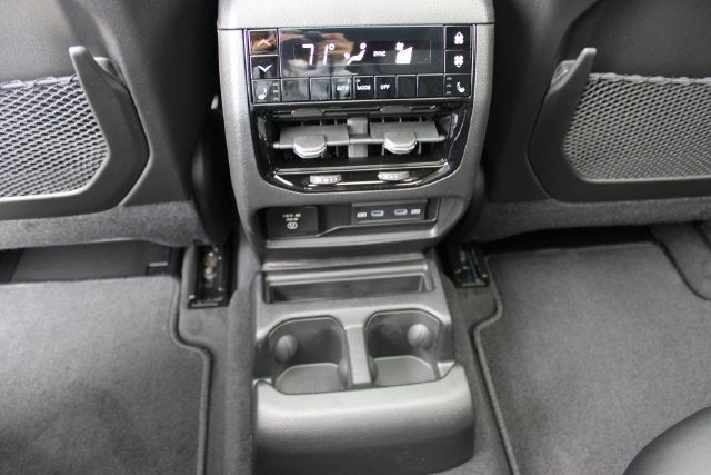 2027 Jeep Grand Cherokee L Limited Reserve