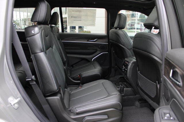 2027 Jeep Grand Cherokee L Limited Reserve