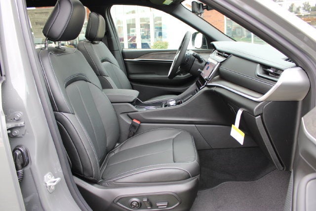 2027 Jeep Grand Cherokee L Limited Reserve