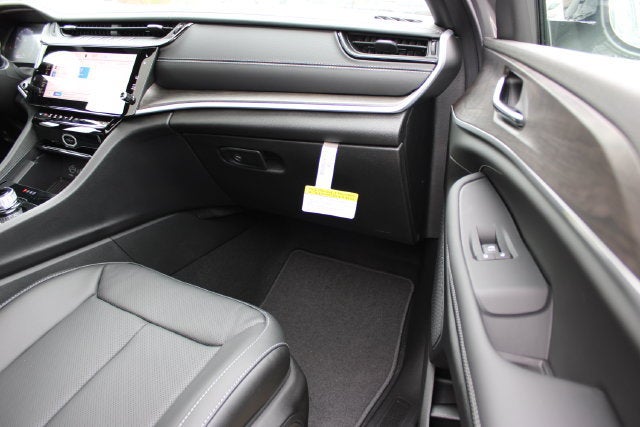 2027 Jeep Grand Cherokee L Limited Reserve