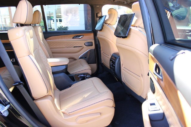 2025 Jeep Grand Cherokee L Summit Reserve