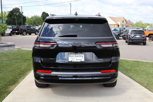 2026 Jeep Grand Cherokee L Summit
