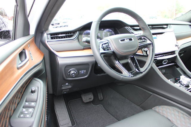 2027 Jeep Grand Cherokee L Summit