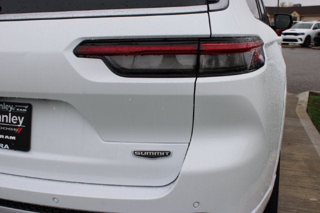 2027 Jeep Grand Cherokee L Summit