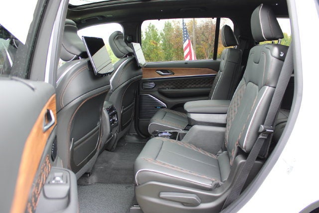 2027 Jeep Grand Cherokee L Summit