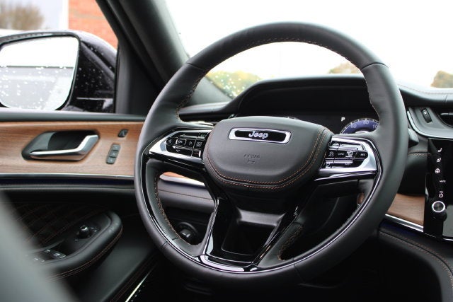 2027 Jeep Grand Cherokee L Summit
