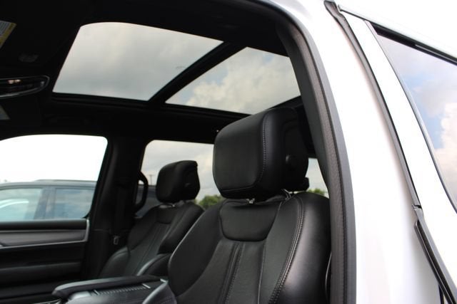 2025 Jeep Wagoneer Series II Carbide