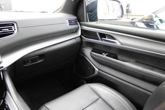 2025 Jeep Wagoneer Series II Carbide