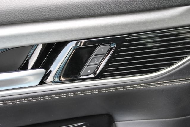 2025 Jeep Wagoneer Series II Carbide