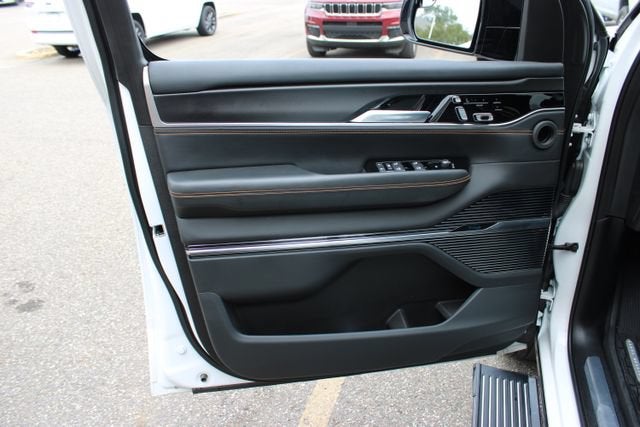 2024 Jeep Grand Wagoneer Series III Obsidian