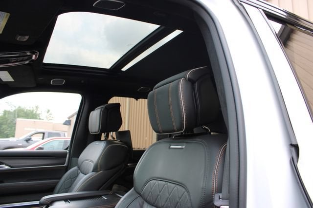 2024 Jeep Grand Wagoneer Series III Obsidian