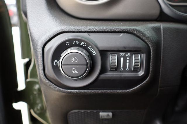 2022 Jeep Gladiator Sport S