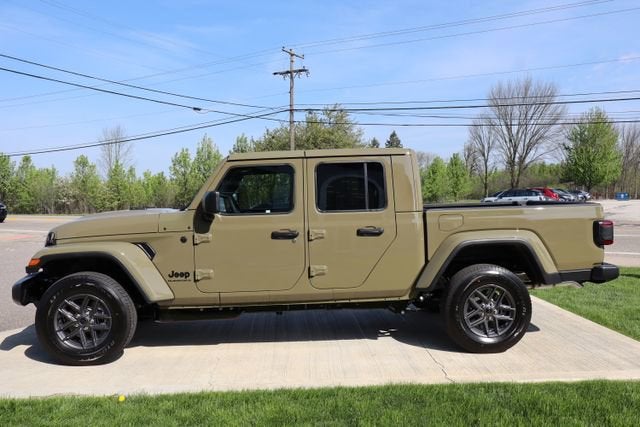 2026 Jeep Gladiator Sport S