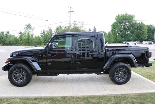 2026 Jeep Gladiator Sport S