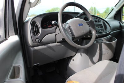 2005 Ford Econoline Commercial Cutaway Standard