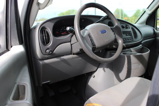 2005 Ford Econoline Commercial Cutaway Standard