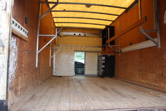 2005 Ford Econoline Commercial Cutaway Standard