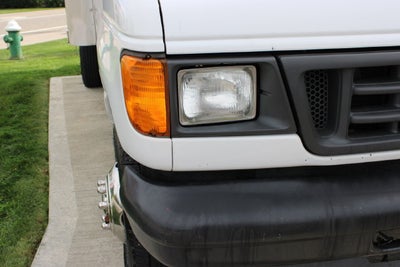 2005 Ford Econoline Commercial Cutaway Standard
