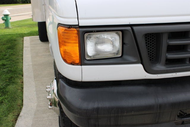 2005 Ford Econoline Commercial Cutaway Standard