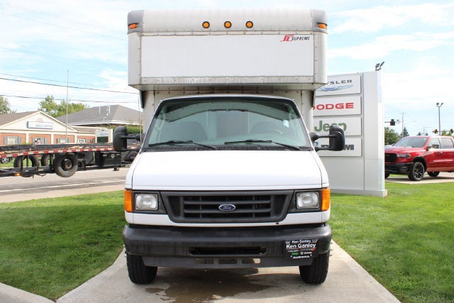 2005 Ford Econoline Commercial Cutaway Standard
