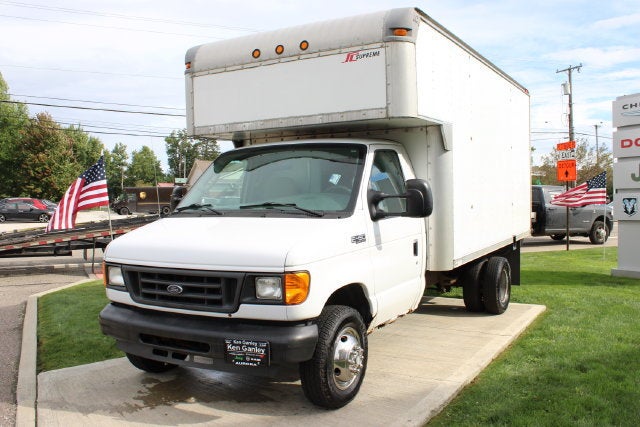 2005 Ford Econoline Commercial Cutaway Standard