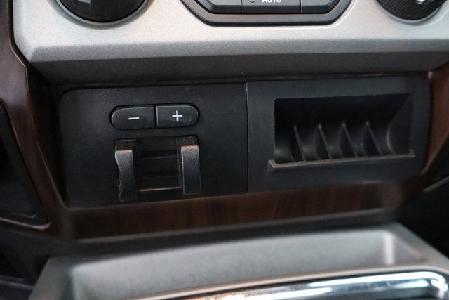 2016 Ford Super Duty F-350 SRW Lariat