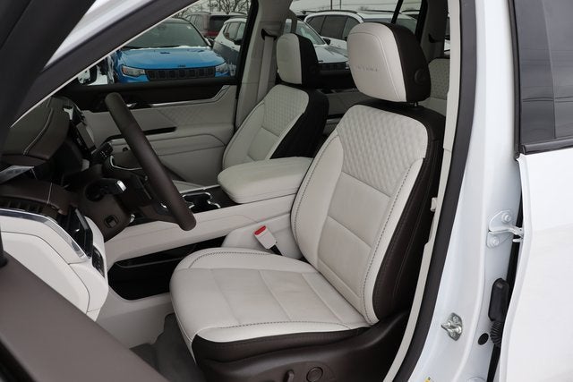 2025 GMC Acadia AWD Denali