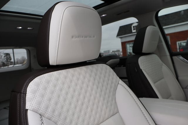 2025 GMC Acadia AWD Denali