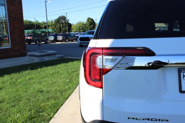 2021 GMC Acadia SLT