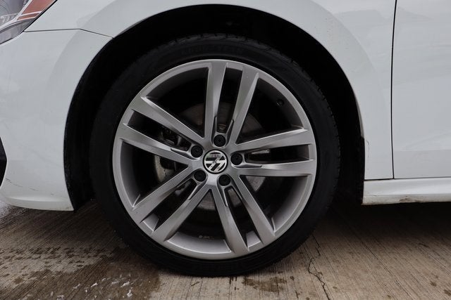 2021 Volkswagen Passat 2.0T R-Line