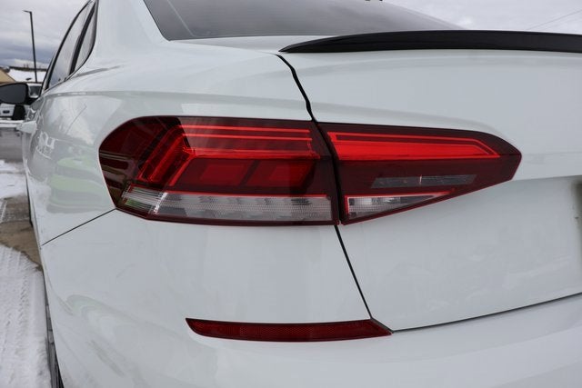 2021 Volkswagen Passat 2.0T R-Line