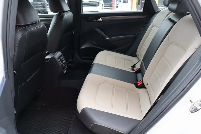 2021 Volkswagen Passat 2.0T R-Line