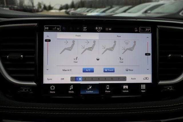 2026 Chrysler Pacifica Select