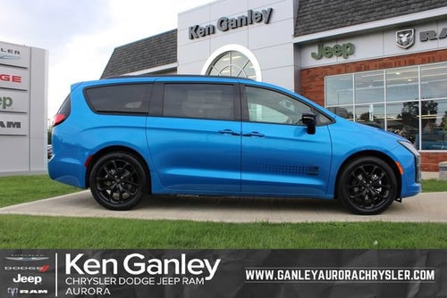 2027 Chrysler Pacifica Select