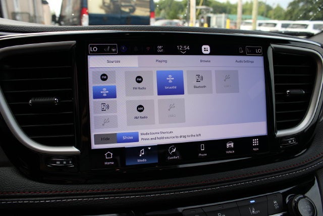 2027 Chrysler Pacifica Select