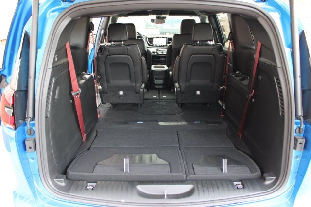 2027 Chrysler Pacifica Select