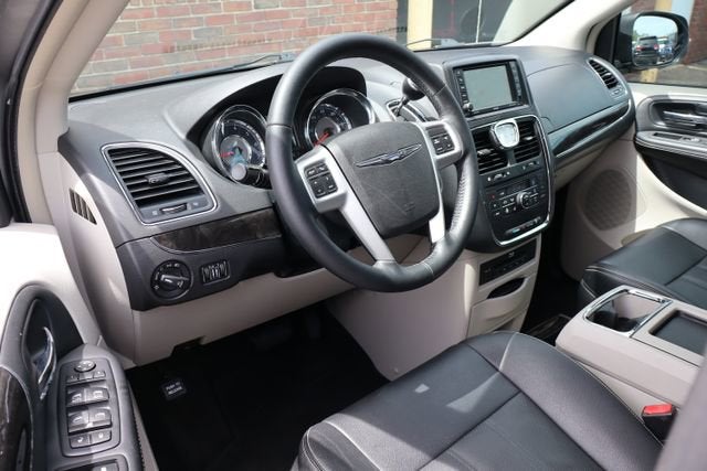 2016 Chrysler Town & Country Touring-L Anniversary Edition
