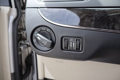 2016 Chrysler Town & Country Touring-L Anniversary Edition