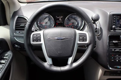 2016 Chrysler Town & Country Touring-L Anniversary Edition