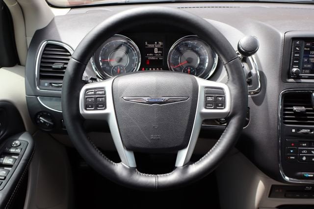 2016 Chrysler Town & Country Touring-L Anniversary Edition