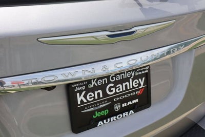 2016 Chrysler Town & Country Touring-L Anniversary Edition