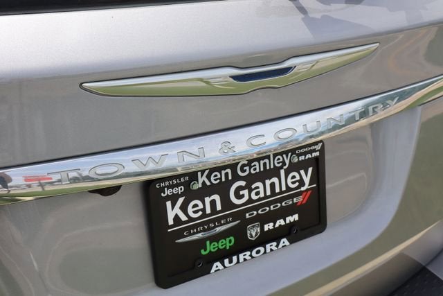 2016 Chrysler Town & Country Touring-L Anniversary Edition