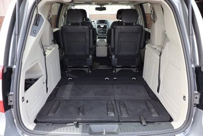 2016 Chrysler Town & Country Touring-L Anniversary Edition